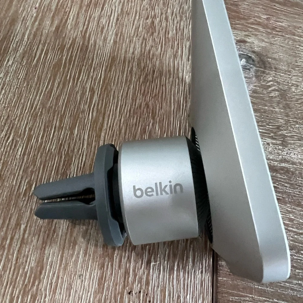 Belkin MagSafe Vent Mount Pro - Silver